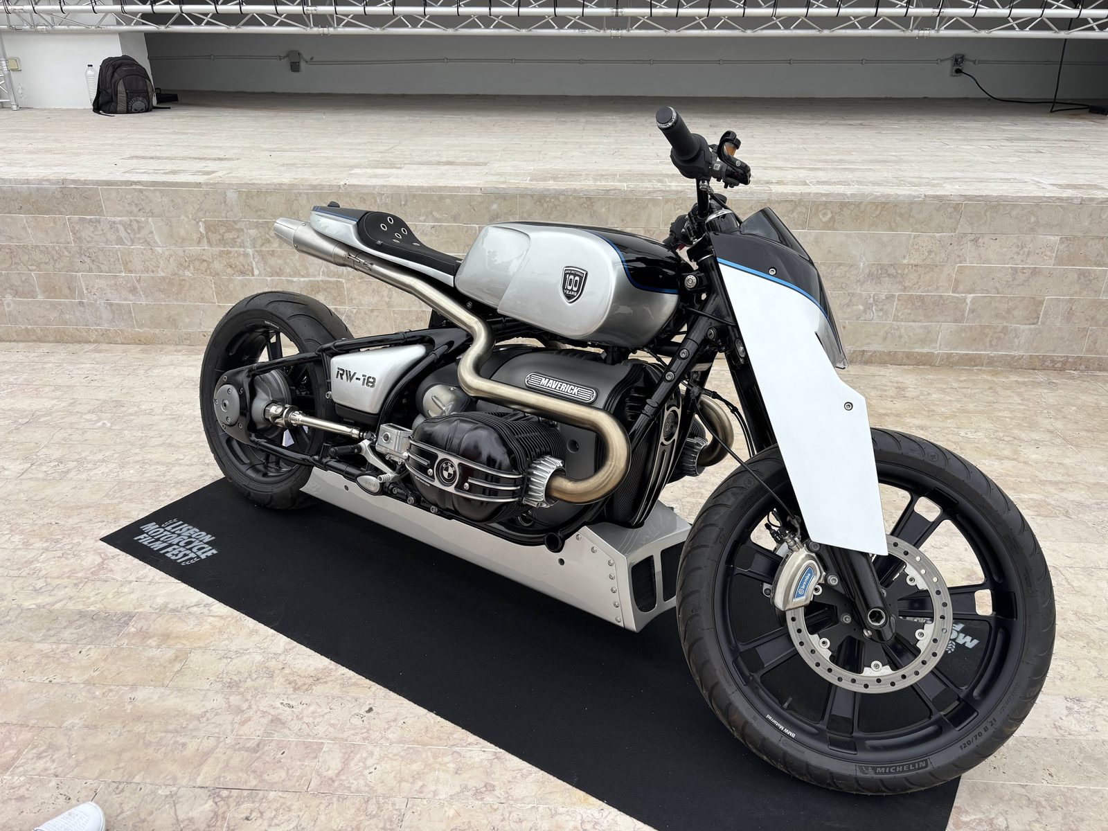 Кастом-концепт BMW R18 'Maverick' от Maverick, представленный на Lisbon Motorcycle Film Fest 2026.