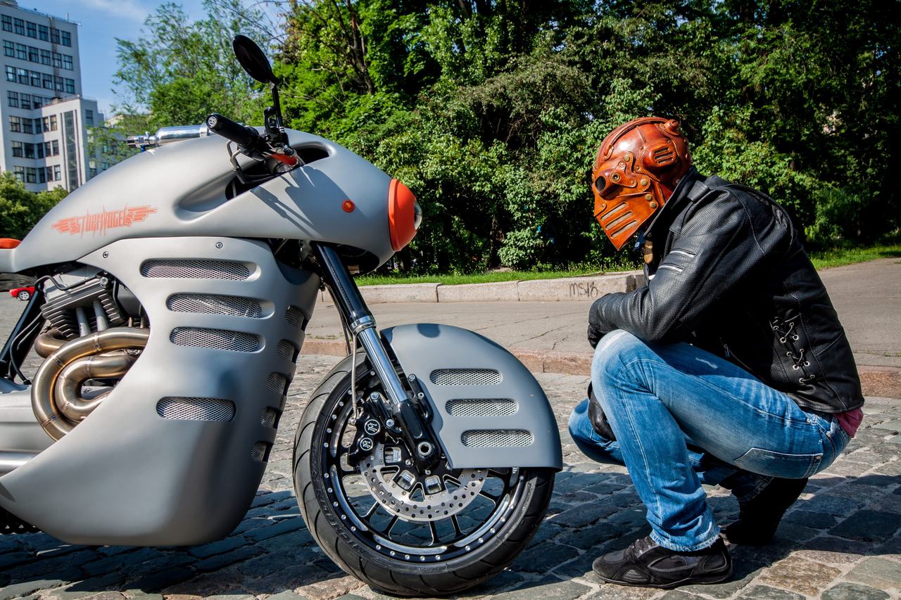 Чемпионский кастом Harley-Davidson в Iron Custom Motors, Кашкайш