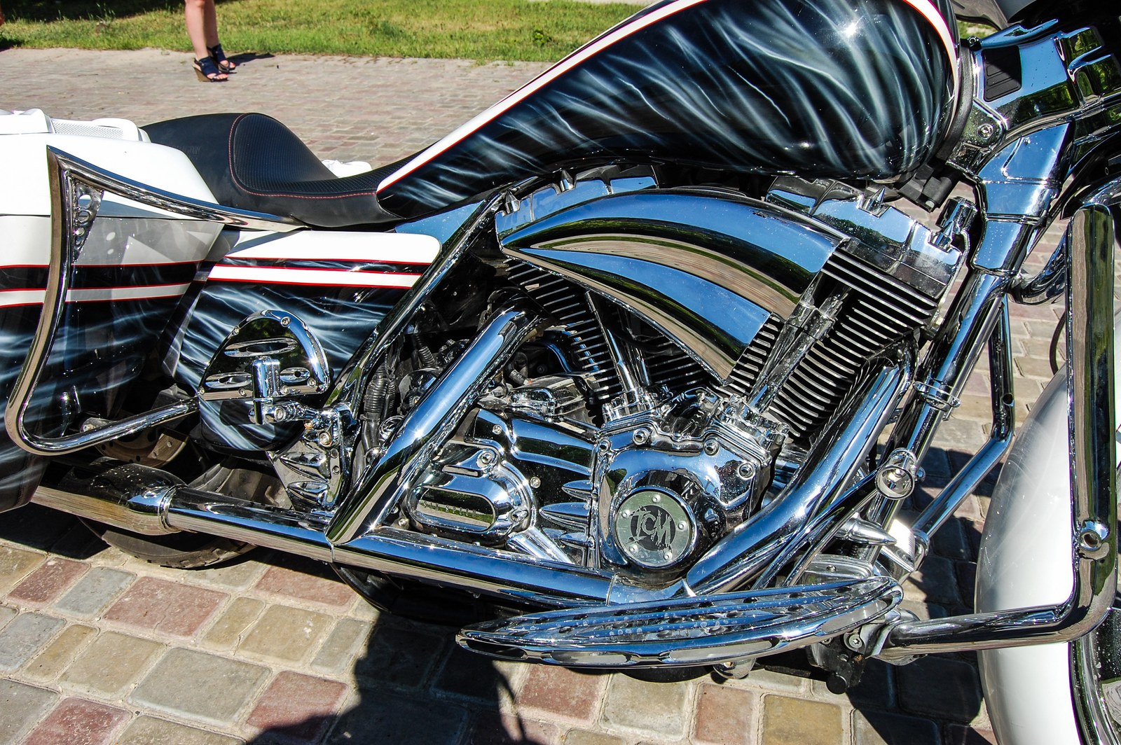 Cocktail — хромированный Twin Cam 96 и аэрография