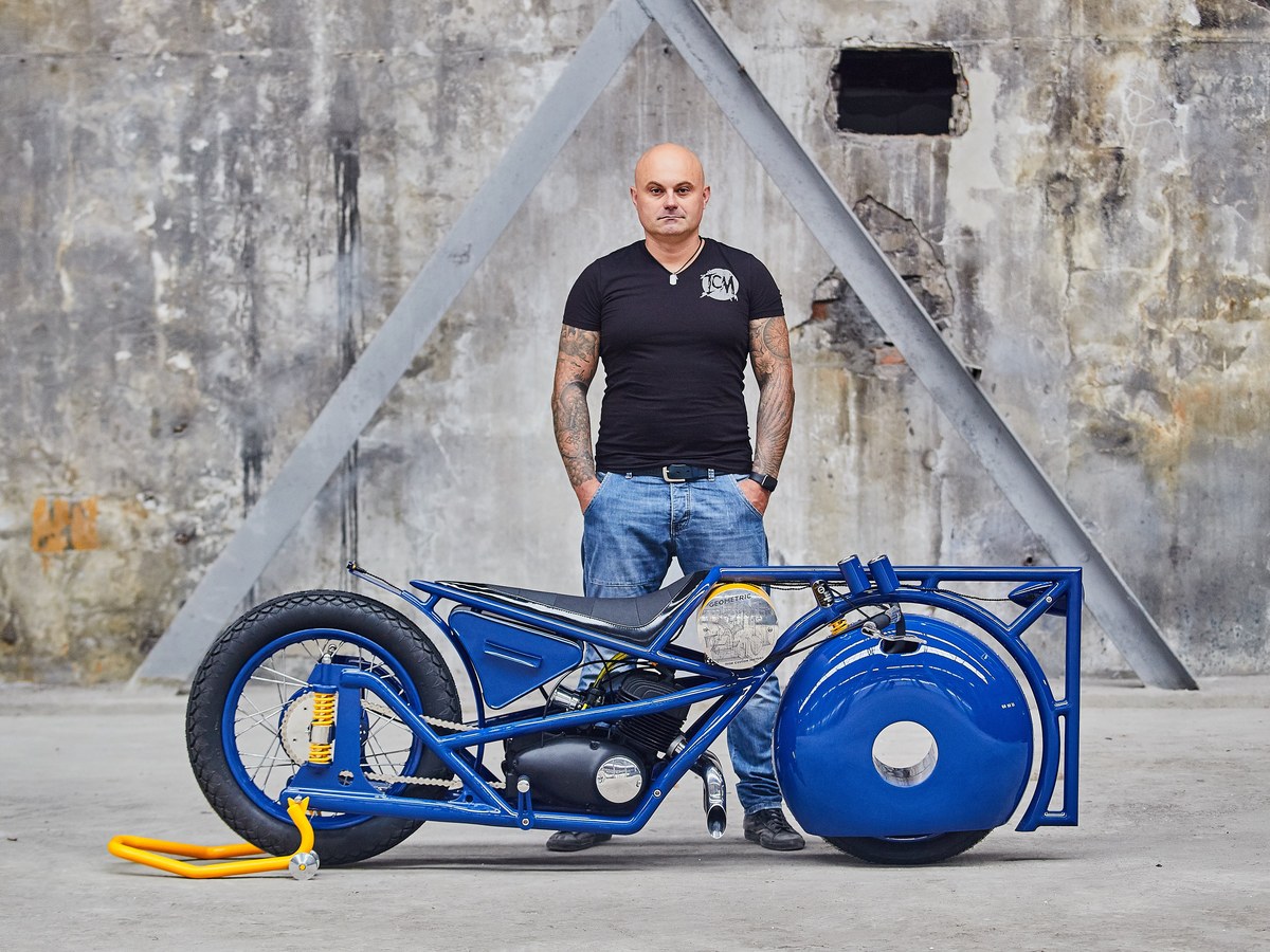 ICM Geometric — retro-futurist custom with the world's first spoked hubless front wheel, AMD 2018
